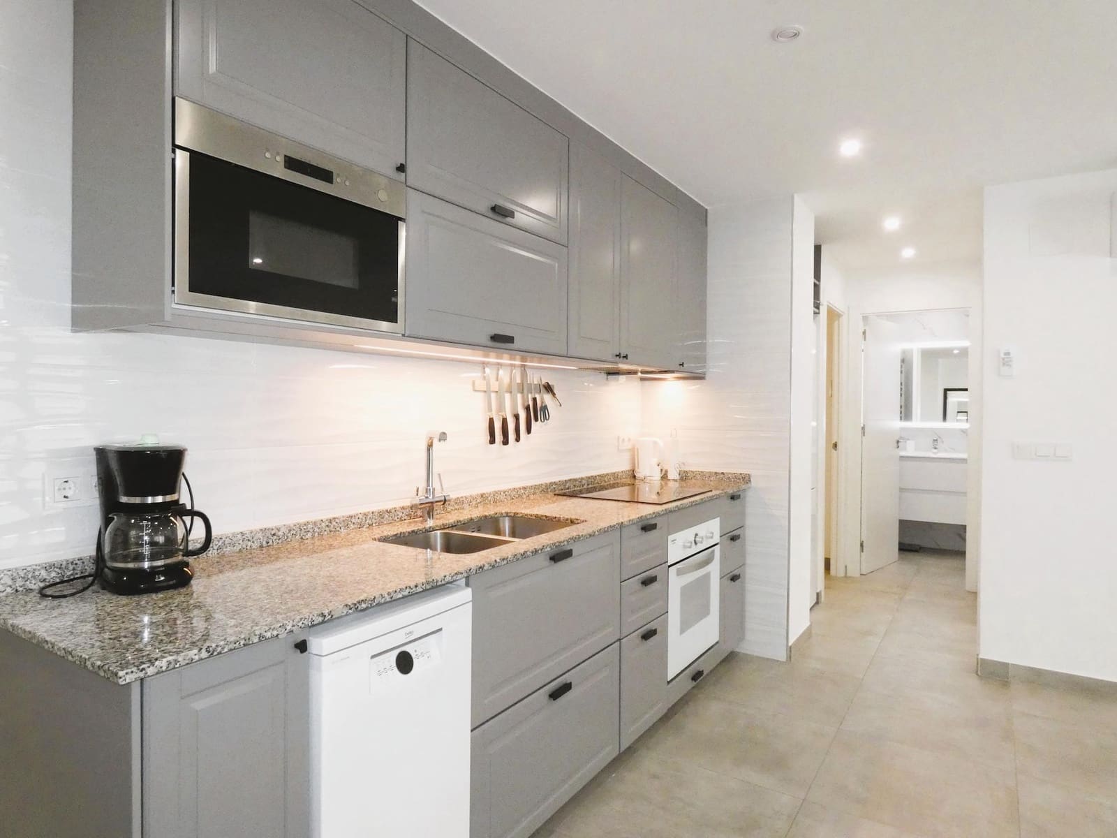 3 makuuhuone Huoneisto myytävänä paikassa Torrevieja mukana uima-altaan - 339 000 € (Ref: 9450227)