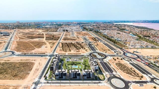 Ático de 2 habitaciones en El Chaparral - La Siesta - La Torreta, Torrevieja en venta con piscina - 325.000 € (Ref: 9518863)