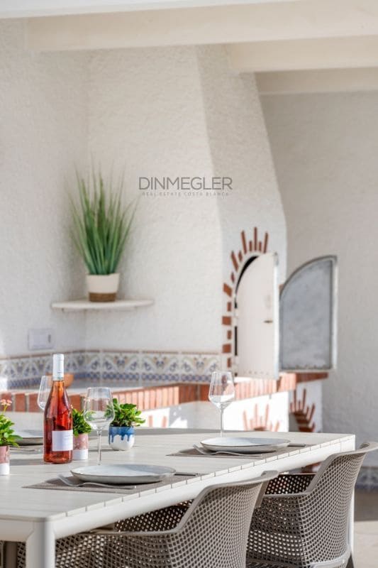 3 bedroom Villa for sale in Rojales with pool garage - € 445,000 (Ref: 9524256)