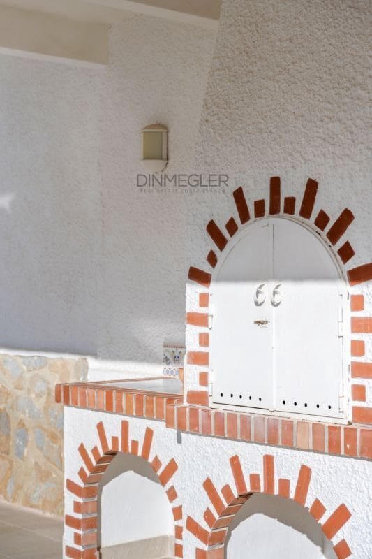 3 bedroom Villa for sale in Rojales with pool garage - € 445,000 (Ref: 9524256)