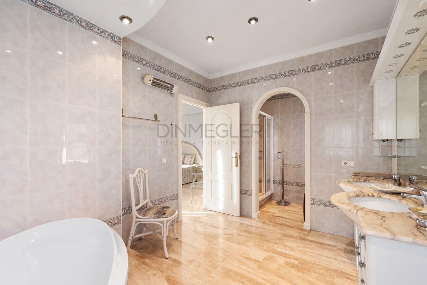 5 camera da letto Villa in vendita in Dona Pepa con piscina garage - 800.000 € (Rif: 9524258)