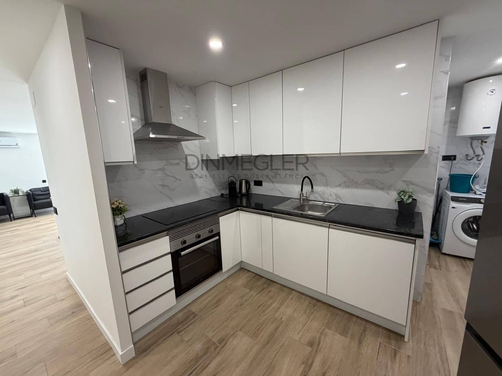 Apartamento de 3 habitaciones en Torrevieja en venta con piscina - 289.000 € (Ref: 9541057)