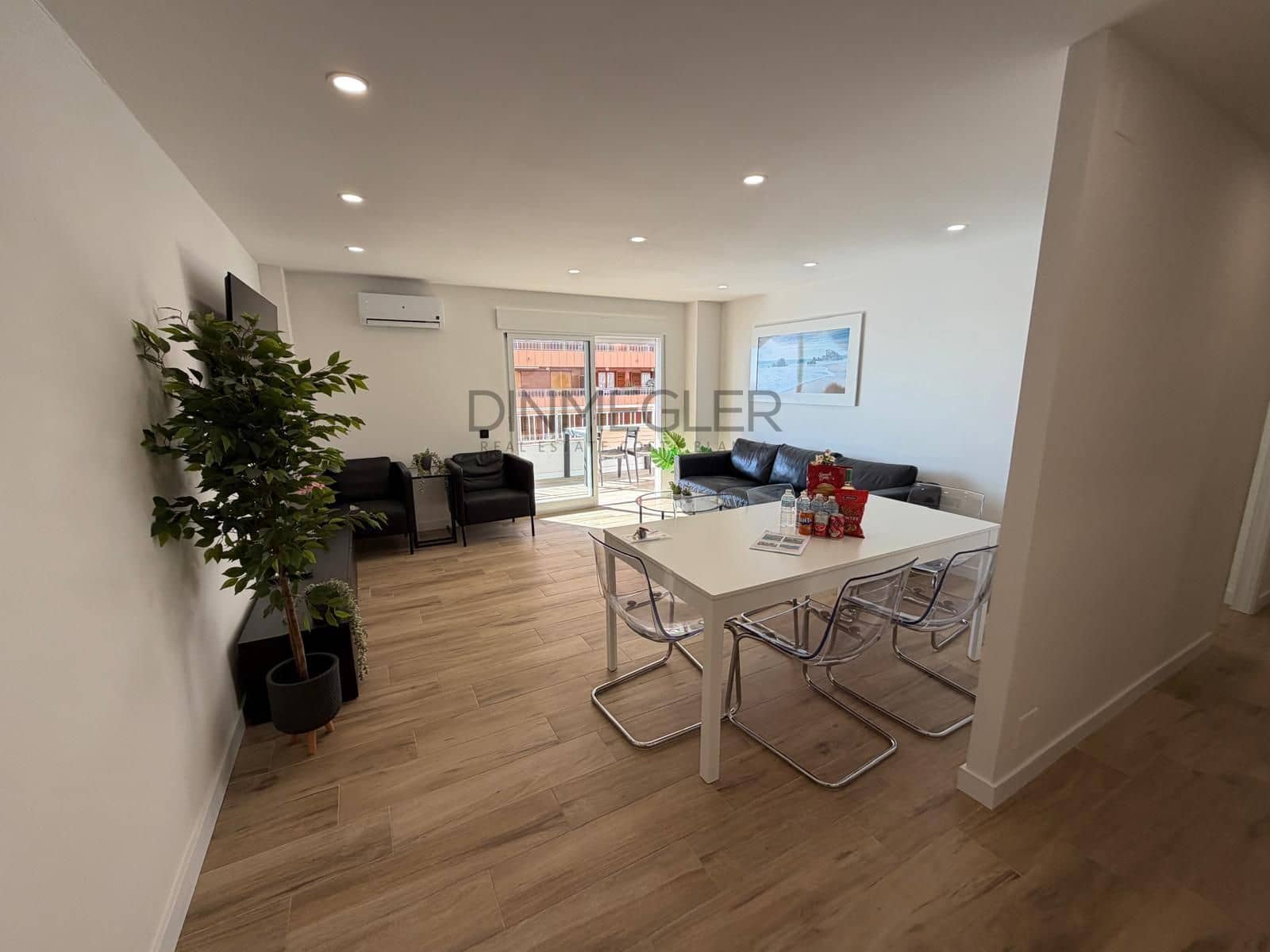 Apartamento de 3 habitaciones en Torrevieja en venta con piscina - 289.000 € (Ref: 9541057)