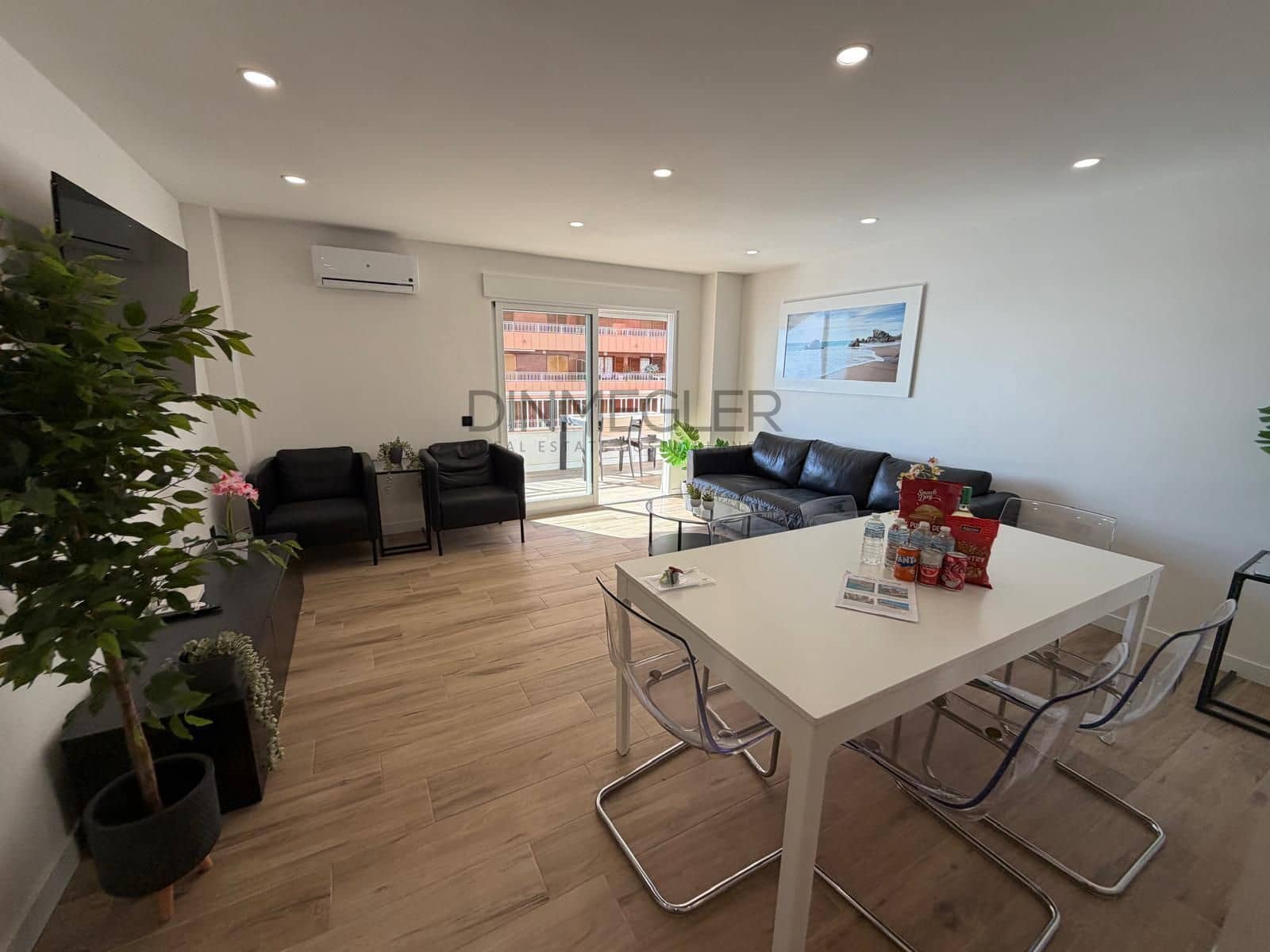 Apartamento de 3 habitaciones en Torrevieja en venta con piscina - 289.000 € (Ref: 9541057)