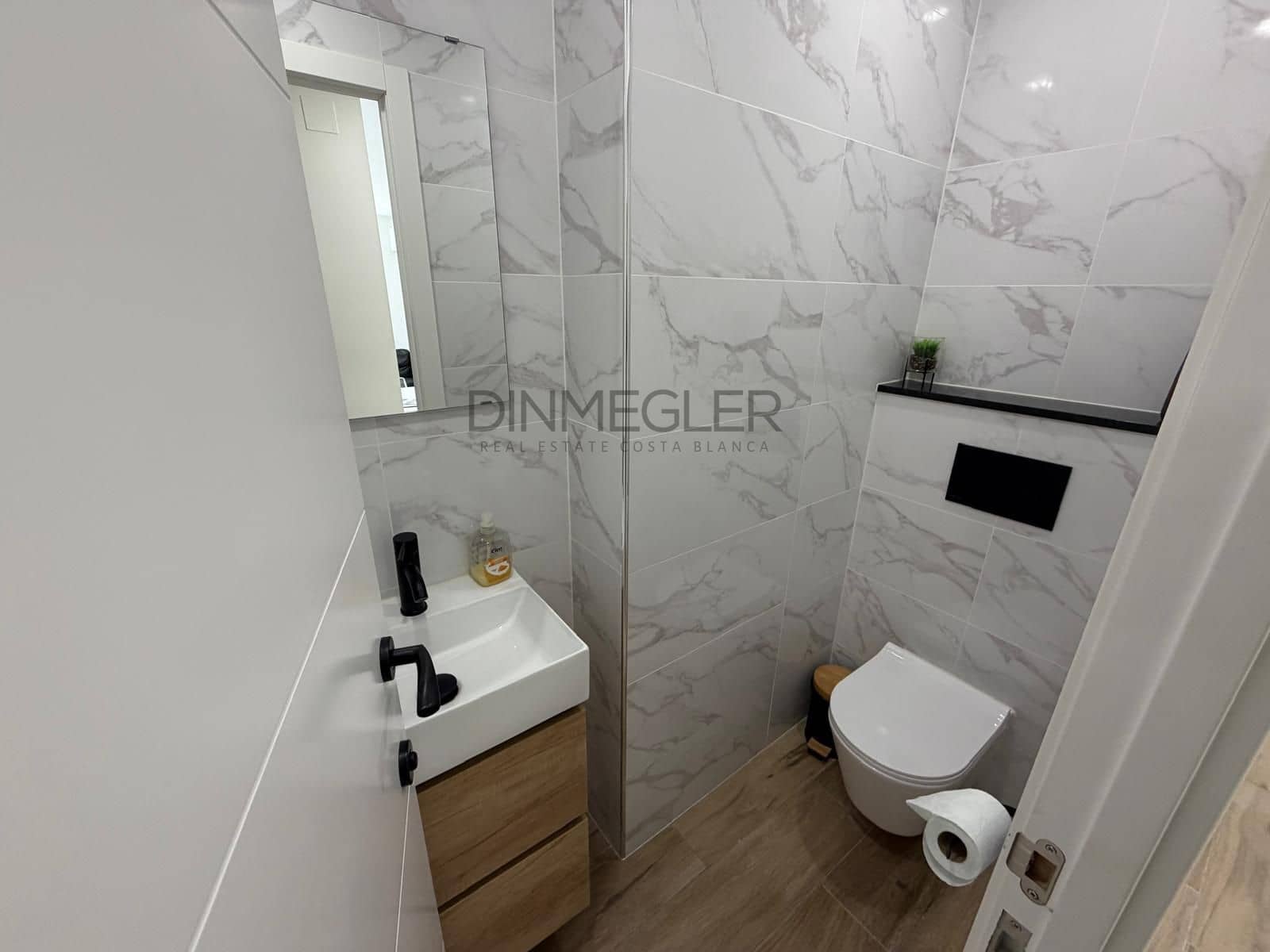 Apartamento de 3 habitaciones en Torrevieja en venta con piscina - 289.000 € (Ref: 9541057)