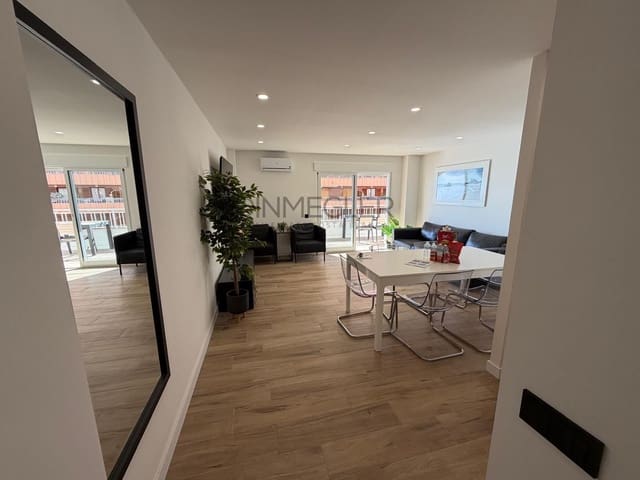 Apartamento de 3 habitaciones en Playa del Acequión, Torrevieja en venta con piscina - 289.000 € (Ref: 9541057)