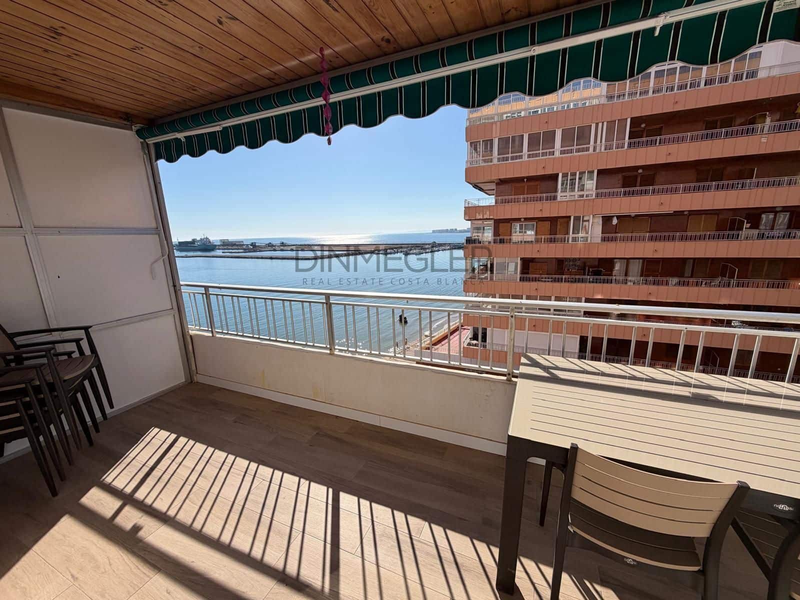 Apartamento de 3 habitaciones en Torrevieja en venta con piscina - 289.000 € (Ref: 9541057)