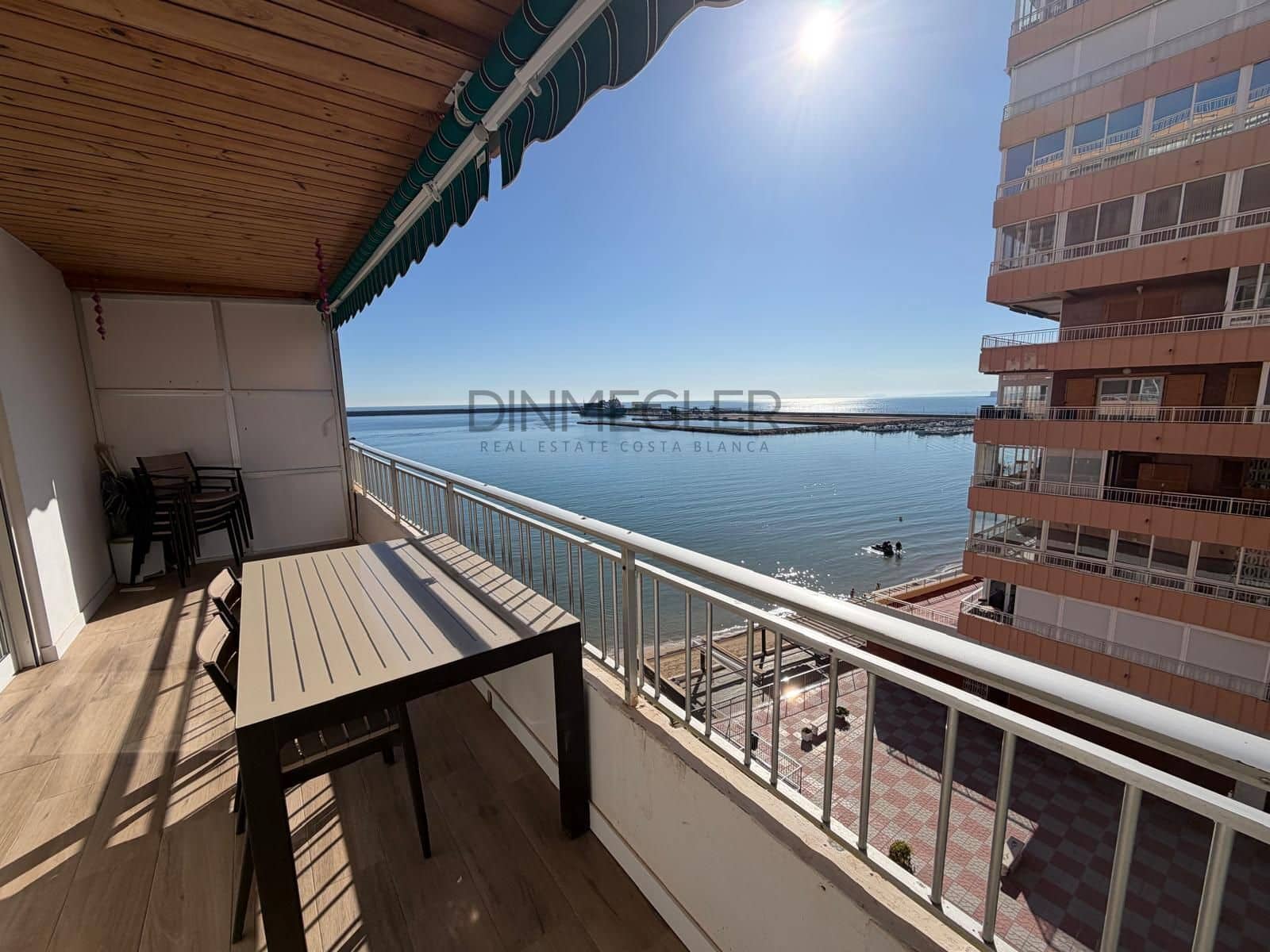 Apartamento de 3 habitaciones en Torrevieja en venta con piscina - 289.000 € (Ref: 9541057)