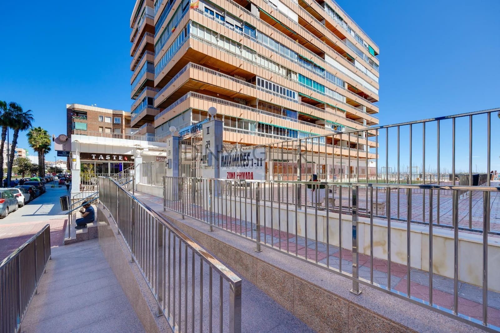 Apartamento de 3 habitaciones en Torrevieja en venta con piscina - 289.000 € (Ref: 9541057)