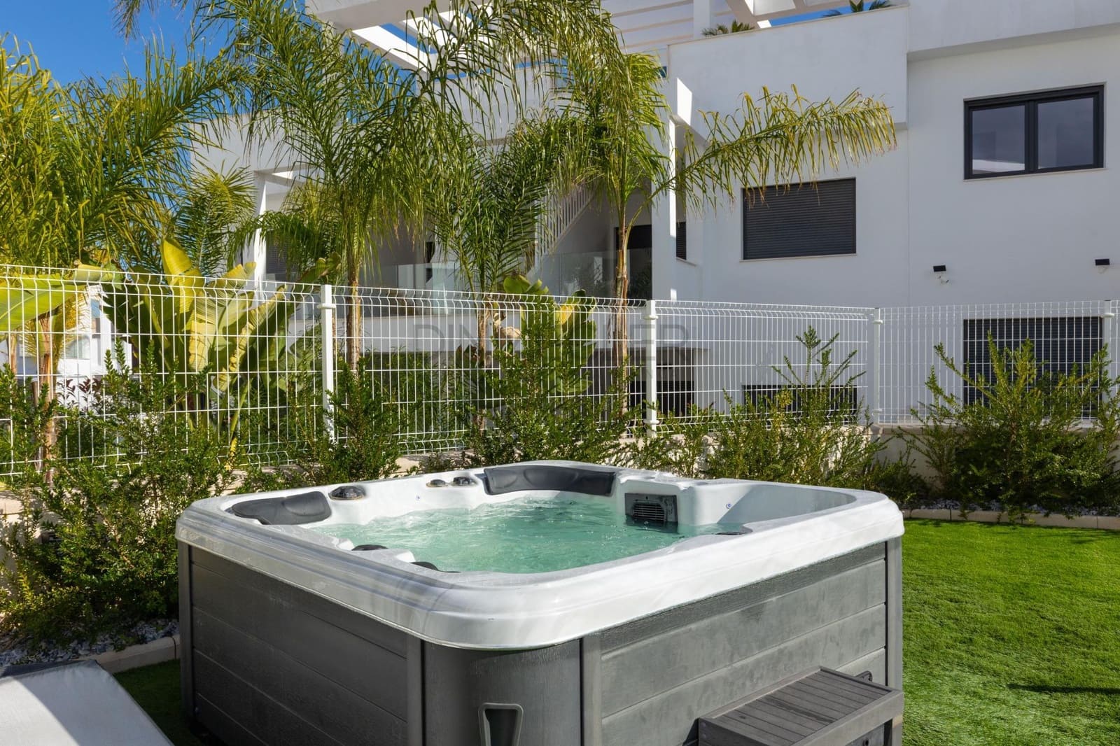 2 bedroom Bungalow for sale in Torrevieja with pool - € 363,000 (Ref: 9555699)