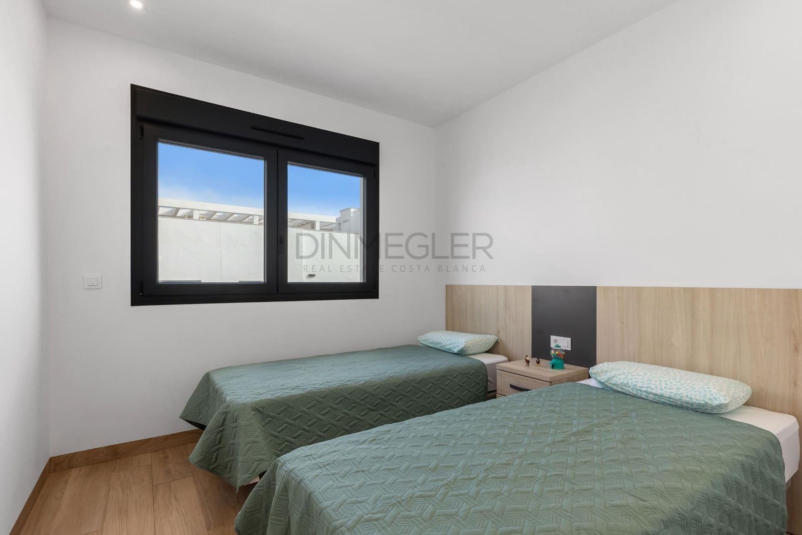 2 chambre Bungalow à vendre à Torrevieja avec piscine - 363 000 € (Ref: 9555699)