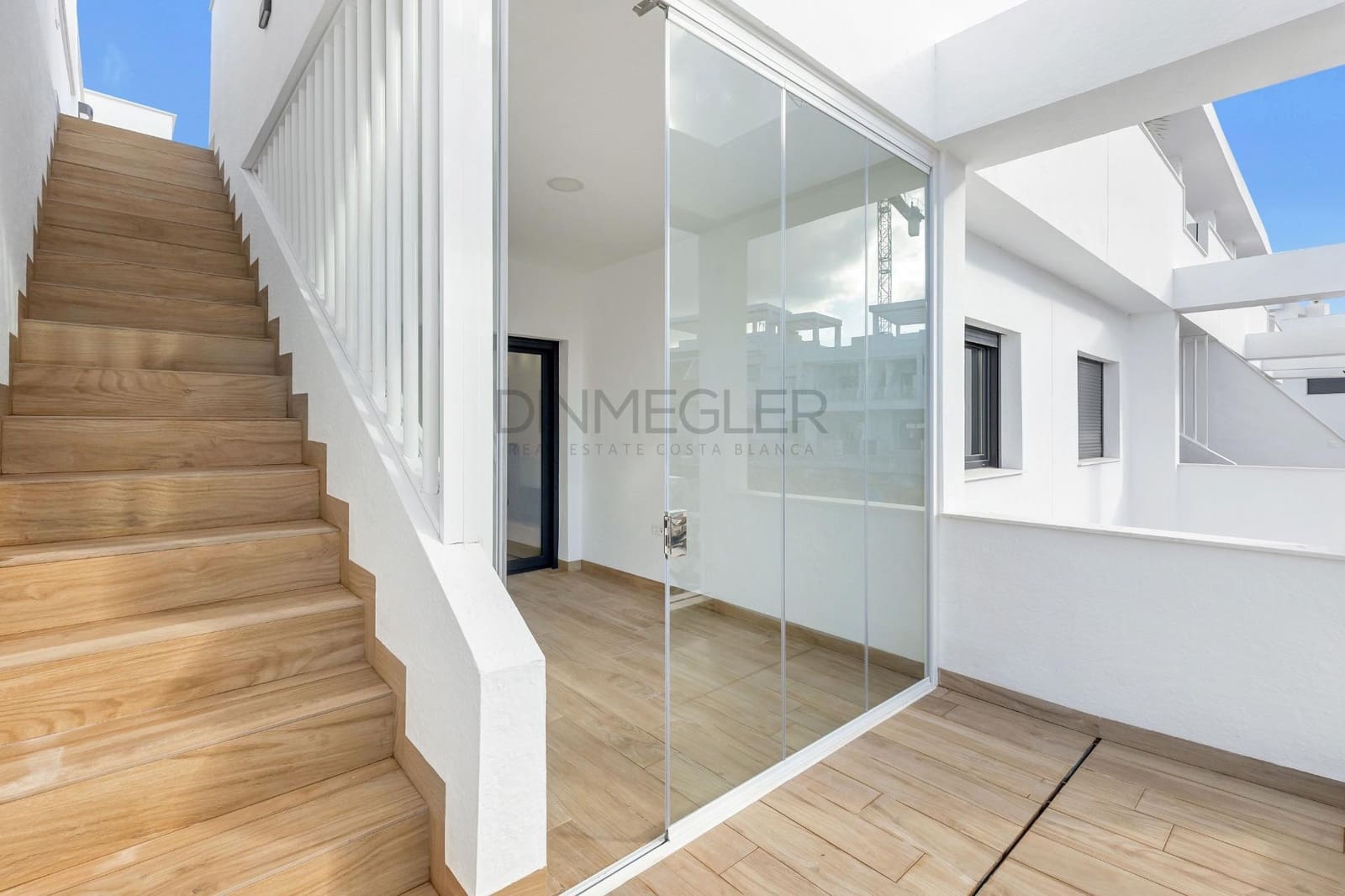 2 chambre Bungalow à vendre à Torrevieja avec piscine - 363 000 € (Ref: 9555699)
