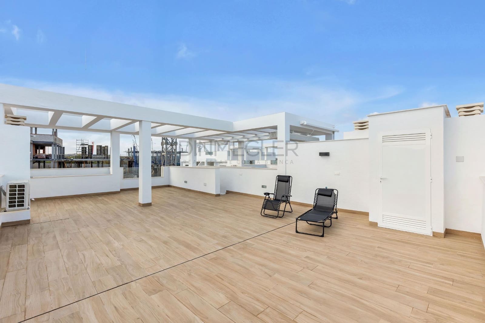 2 chambre Bungalow à vendre à Torrevieja avec piscine - 363 000 € (Ref: 9555699)