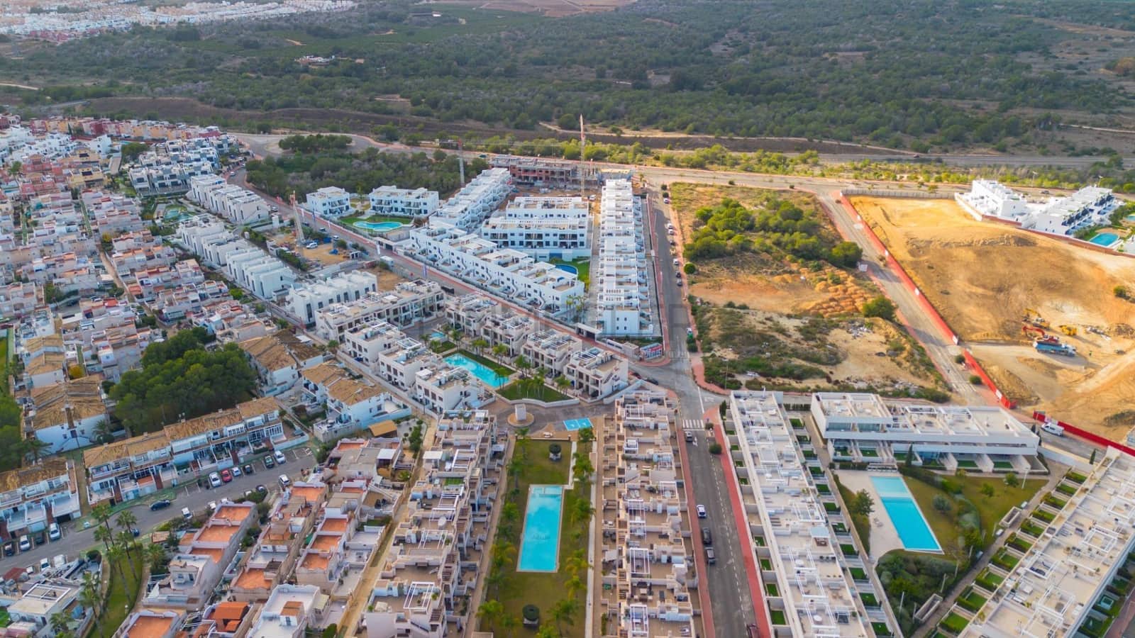 2 chambre Bungalow à vendre à Torrevieja avec piscine - 363 000 € (Ref: 9555699)