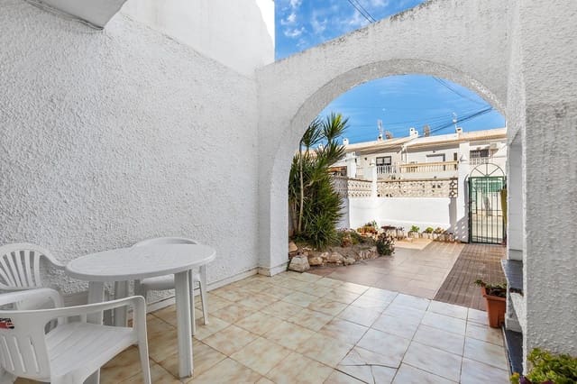 2 makuuhuone Rivitalo myytävänä paikassa Torrevieja mukana uima-altaan - 150 000 € (Ref: 9644968)