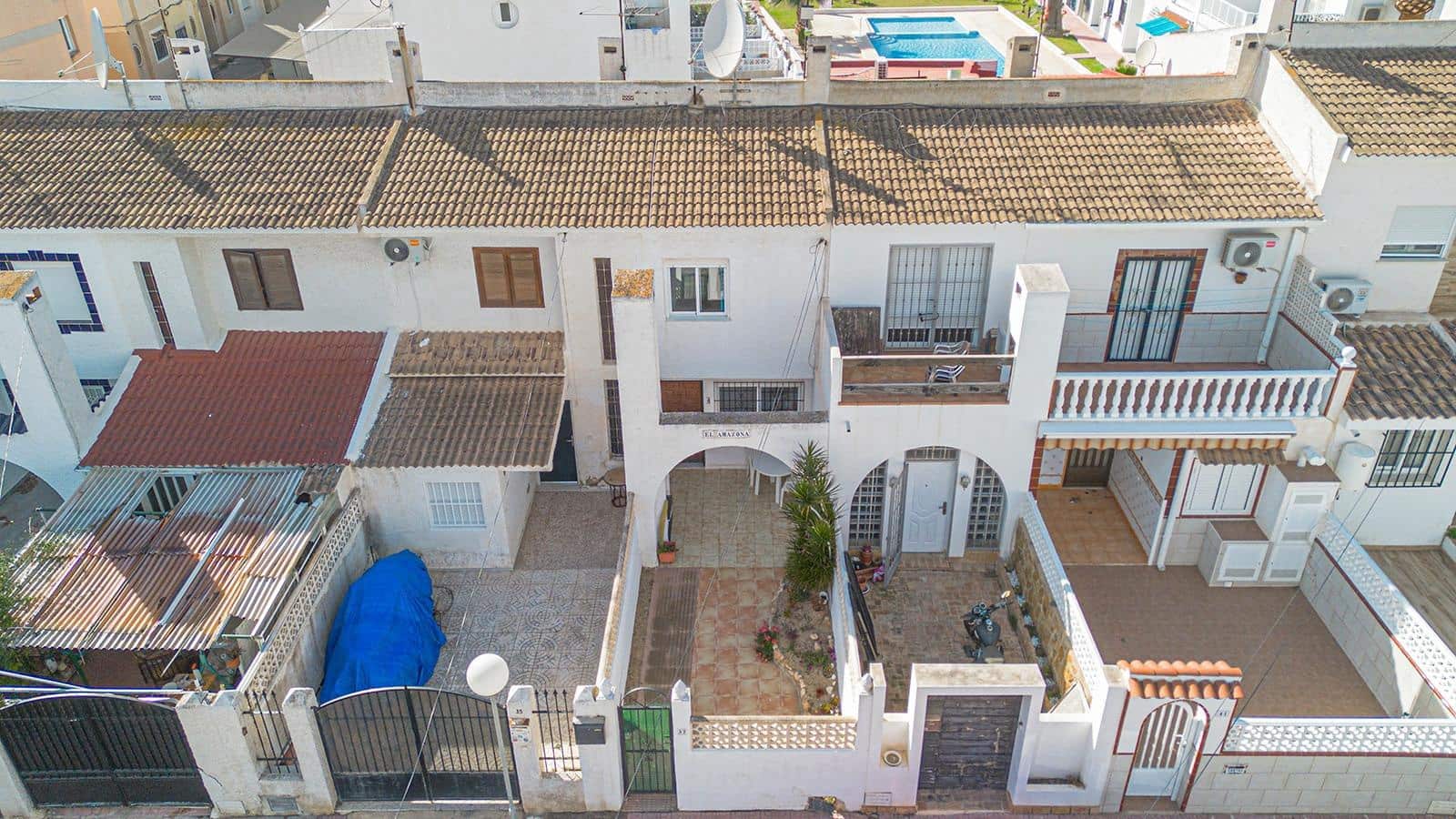 2 bedroom Terraced Villa for sale in Torrevieja with pool - € 150,000 (Ref: 9644968)