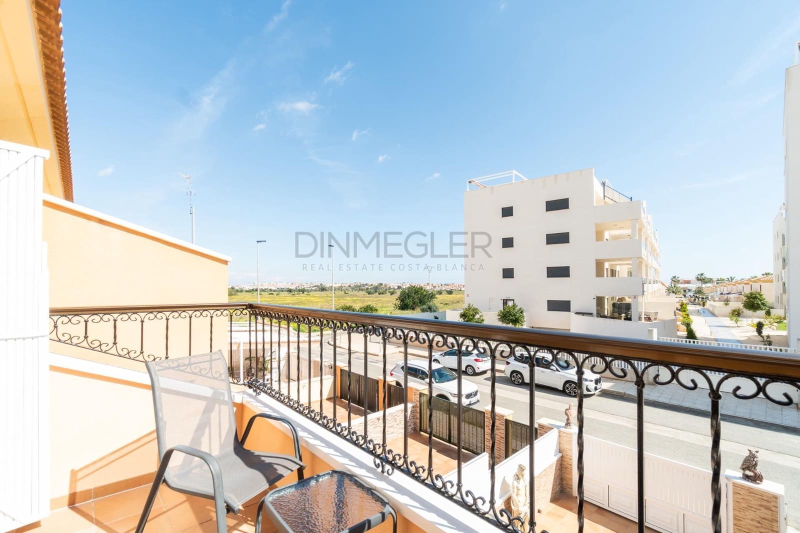 3 soveværelse Rækkehus til salg i Villamartin med swimmingpool - € 219.000 (Ref: 9695284)