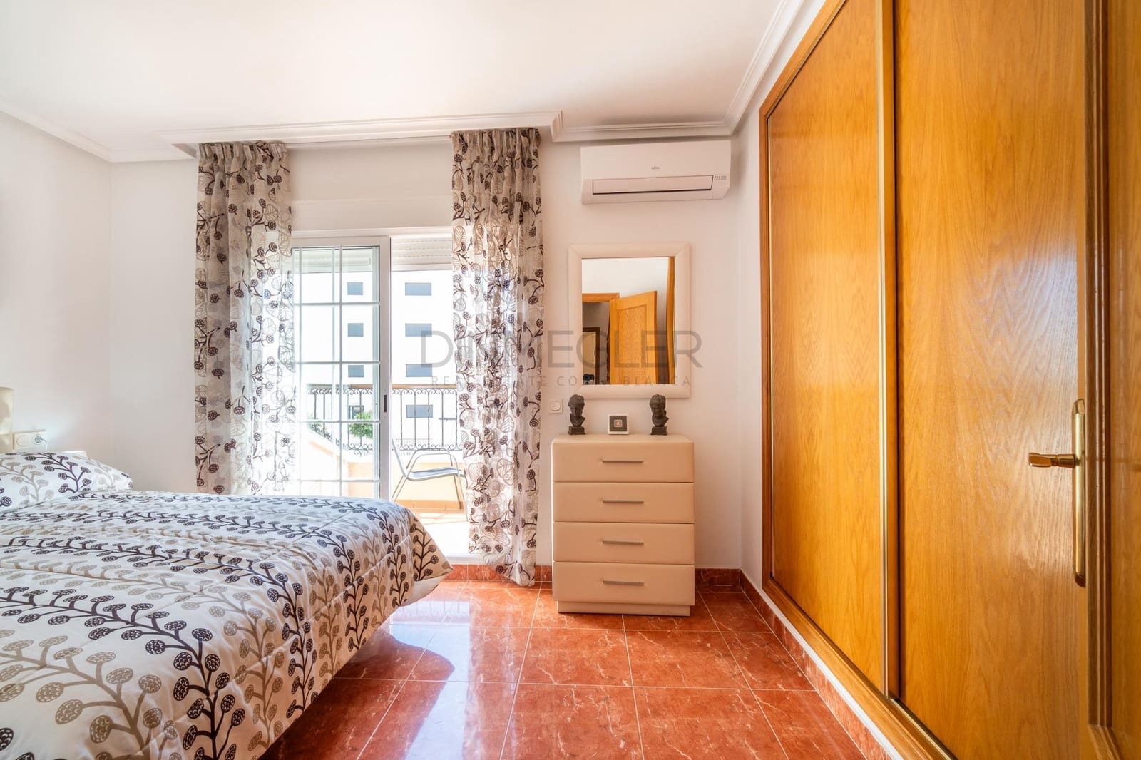 3 soveværelse Rækkehus til salg i Villamartin med swimmingpool - € 219.000 (Ref: 9695284)