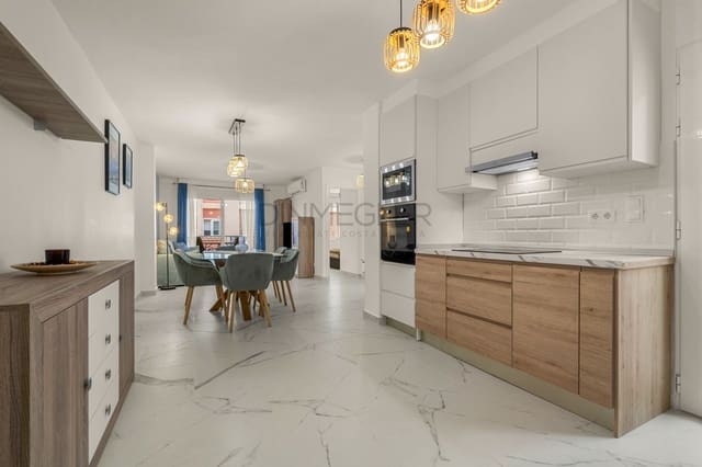 3 sovrum Lägenhet till salu i Centro, Torrevieja med garage - 289 000 € (Ref: 9755610)