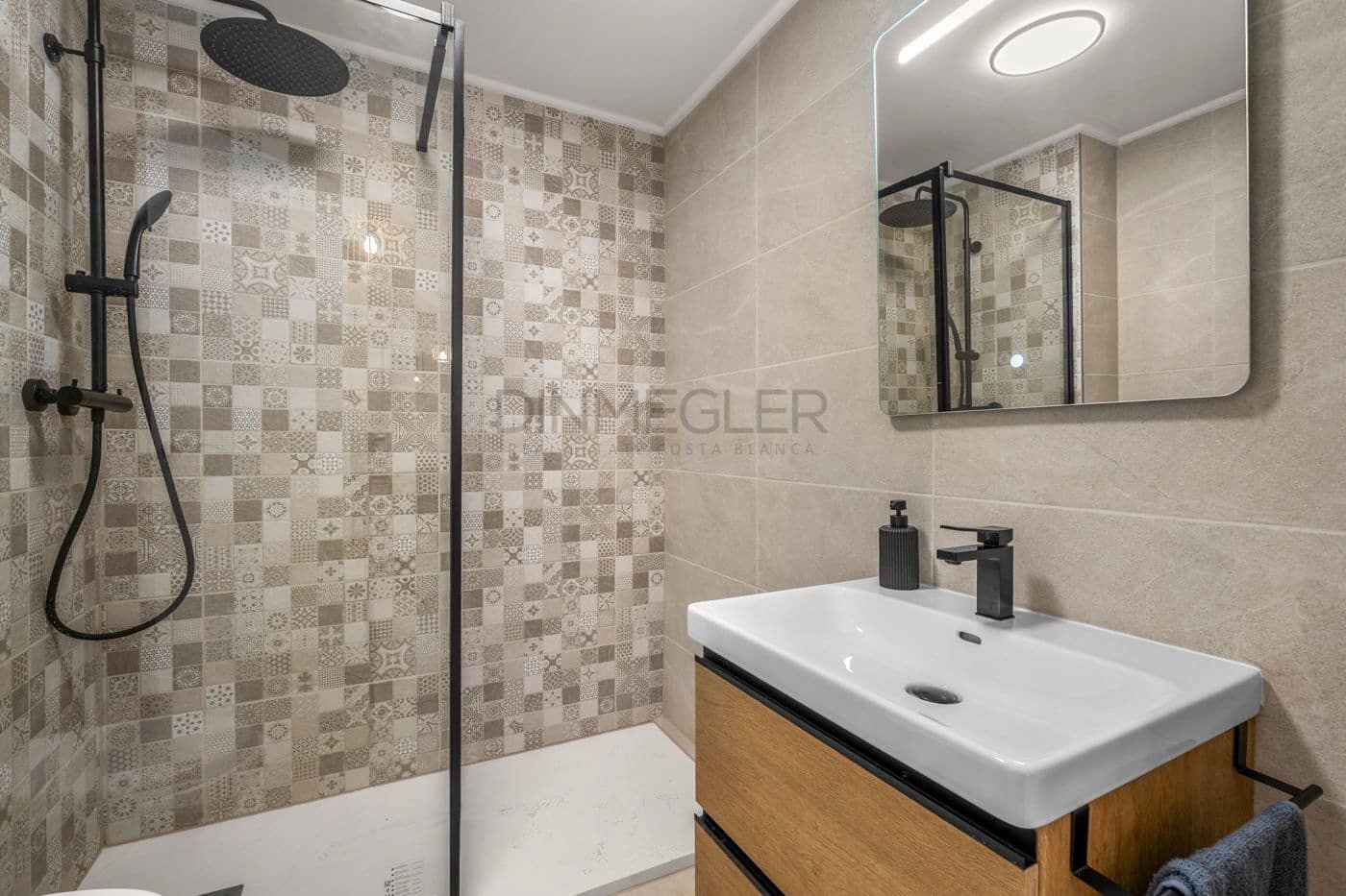 3 sovrum Lägenhet till salu i Torrevieja med garage - 289 000 € (Ref: 9755610)