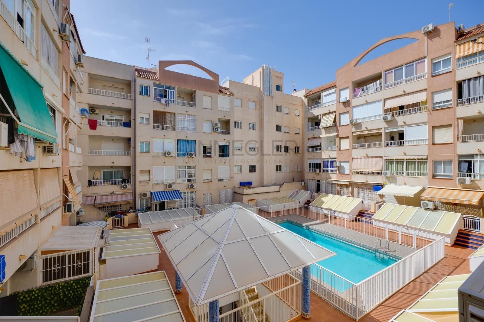 1 quarto Apartamento para venda em Torrevieja com piscina - 99 990 € (Ref: 9770605)