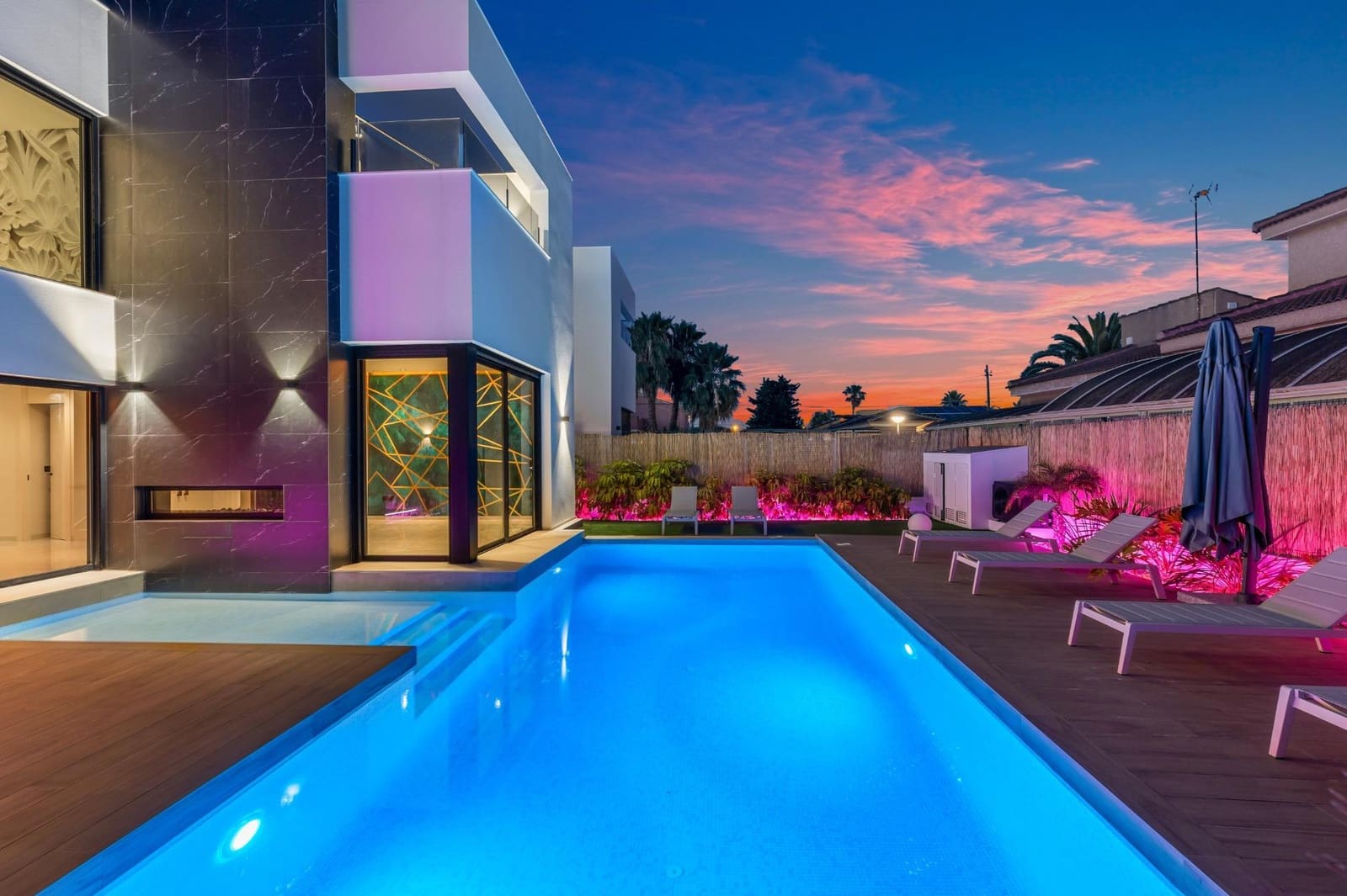 3 sypialnia Willa na sprzedaż w Torrevieja z basenem - 639 000 € (Ref: 9804257)