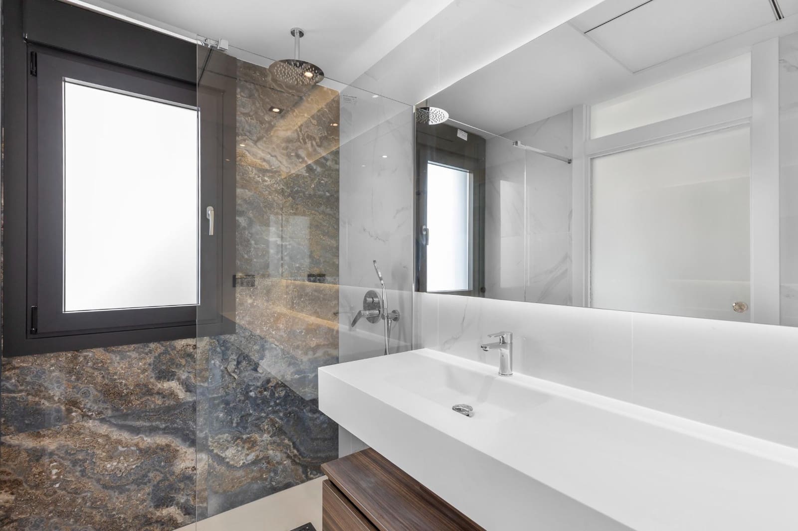 3 sypialnia Willa na sprzedaż w Torrevieja z basenem - 639 000 € (Ref: 9804257)