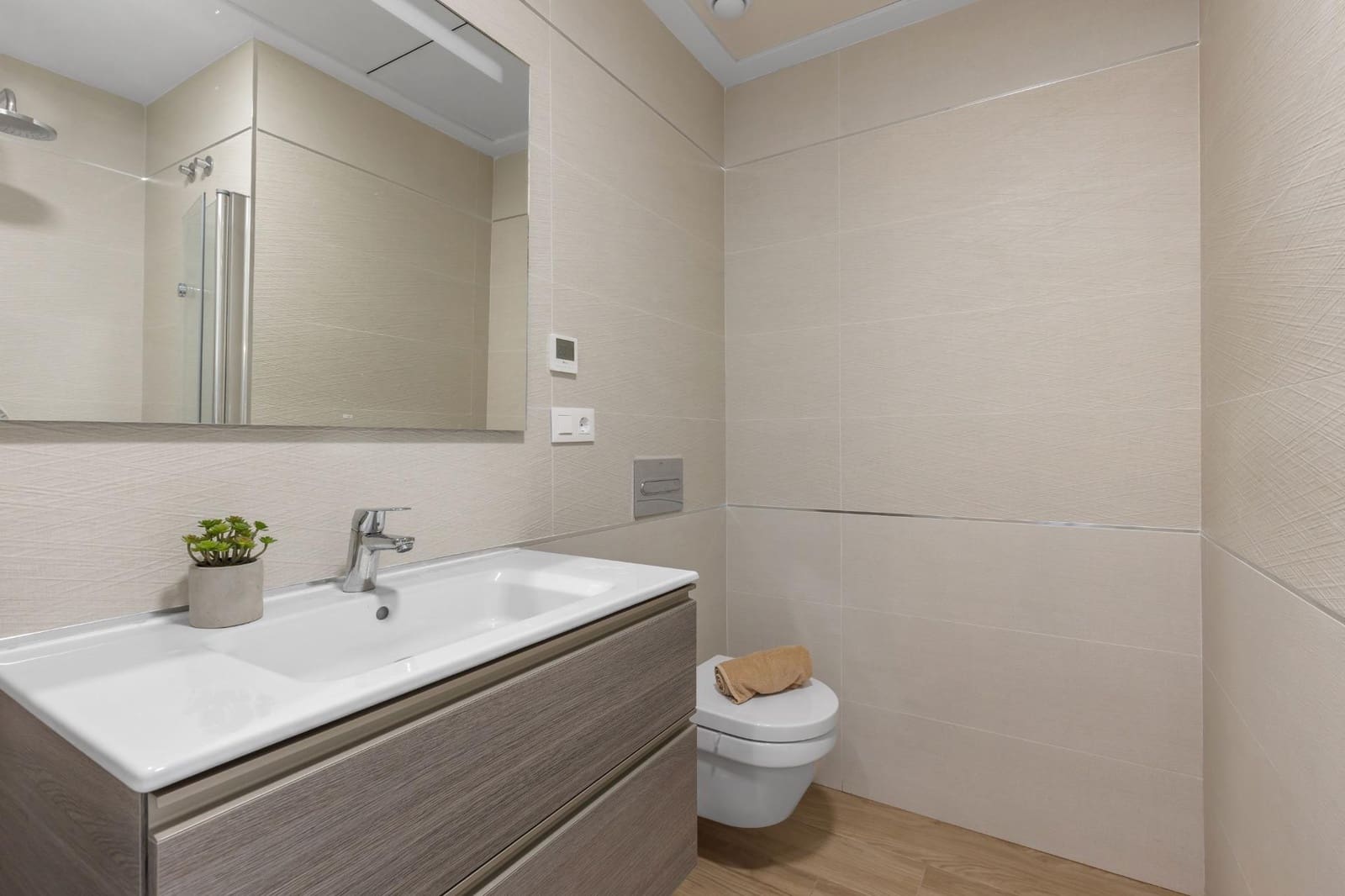 2 slaapkamer Penthouse te koop in Torrevieja met zwembad - € 363.000 (Ref: 9804260)