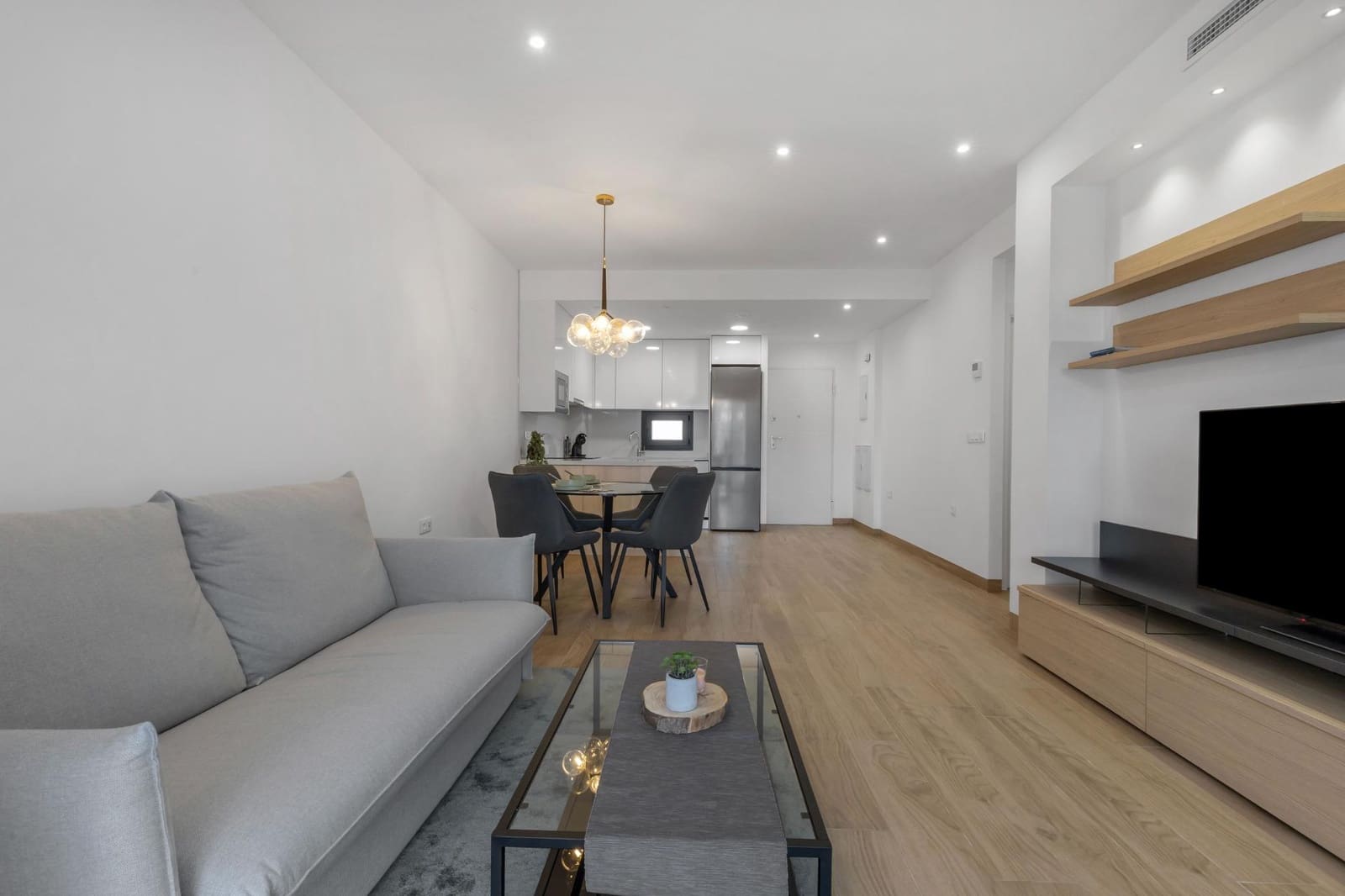 2 slaapkamer Penthouse te koop in Torrevieja met zwembad - € 363.000 (Ref: 9804260)