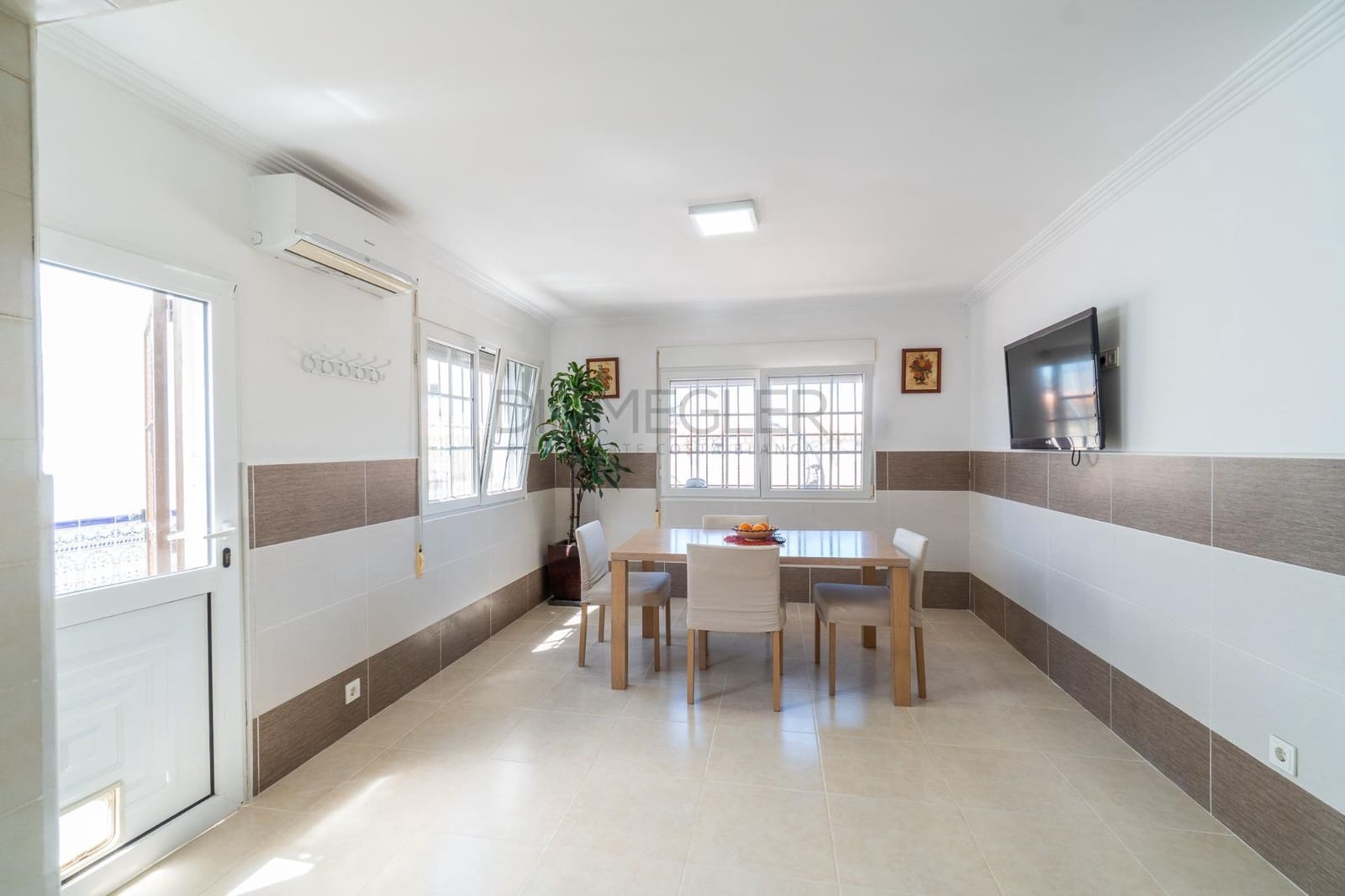 4 chambre Villa/Maison à vendre à Torrevieja avec piscine - 549 000 € (Ref: 9843353)