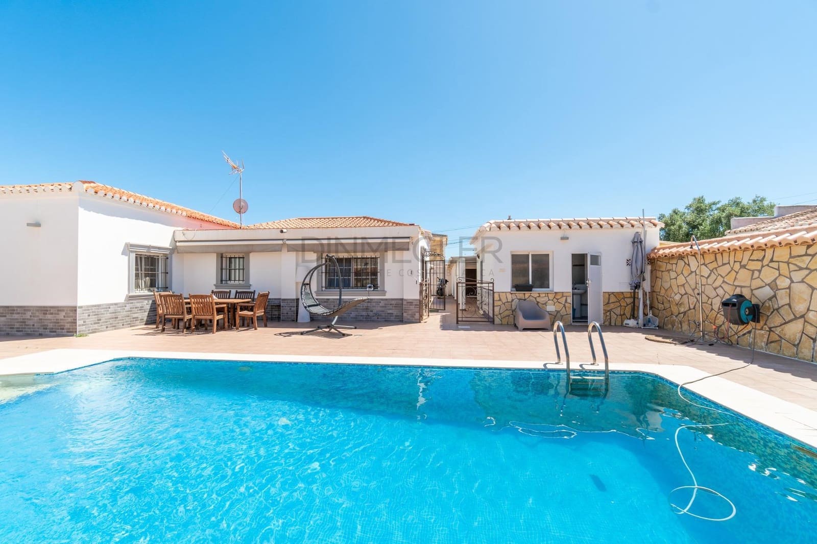 4 chambre Villa/Maison à vendre à Torrevieja avec piscine - 549 000 € (Ref: 9843353)
