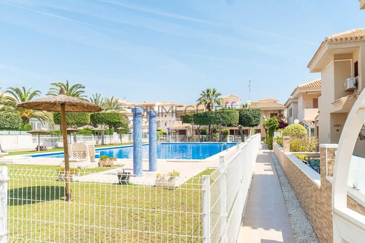 2 chambre Villa/Maison à vendre à Playa Flamenca avec piscine - 264 000 € (Ref: 9843354)