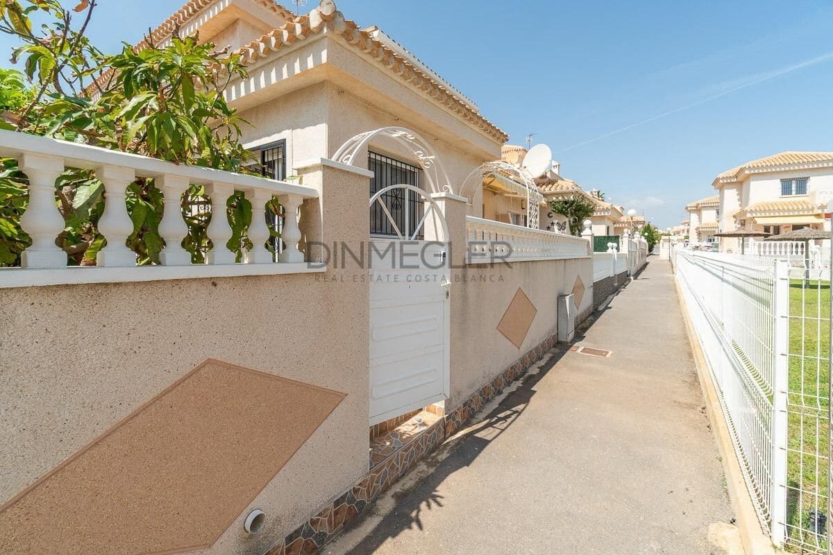 2 chambre Villa/Maison à vendre à Playa Flamenca avec piscine - 264 000 € (Ref: 9843354)