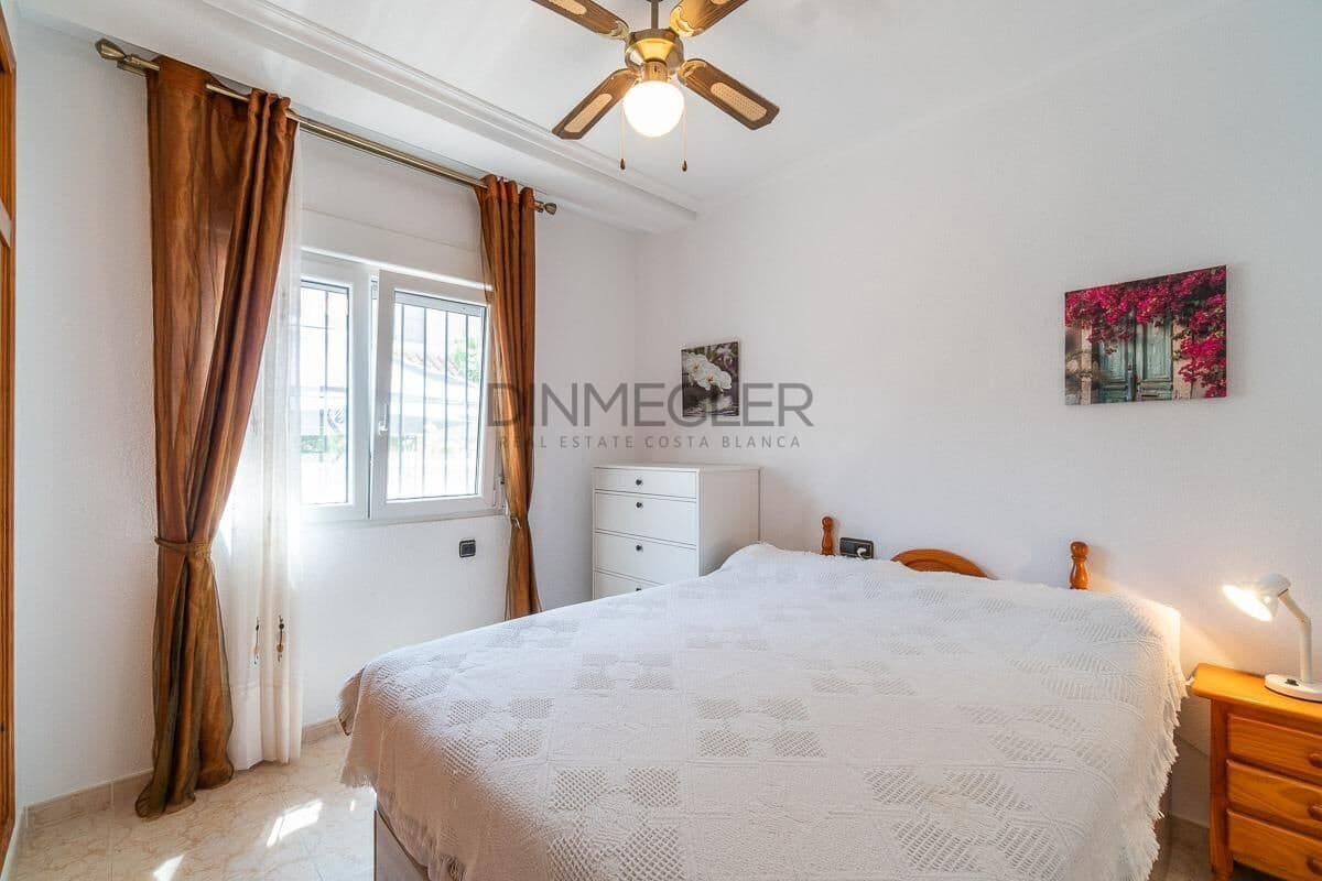 2 chambre Villa/Maison à vendre à Playa Flamenca avec piscine - 264 000 € (Ref: 9843354)