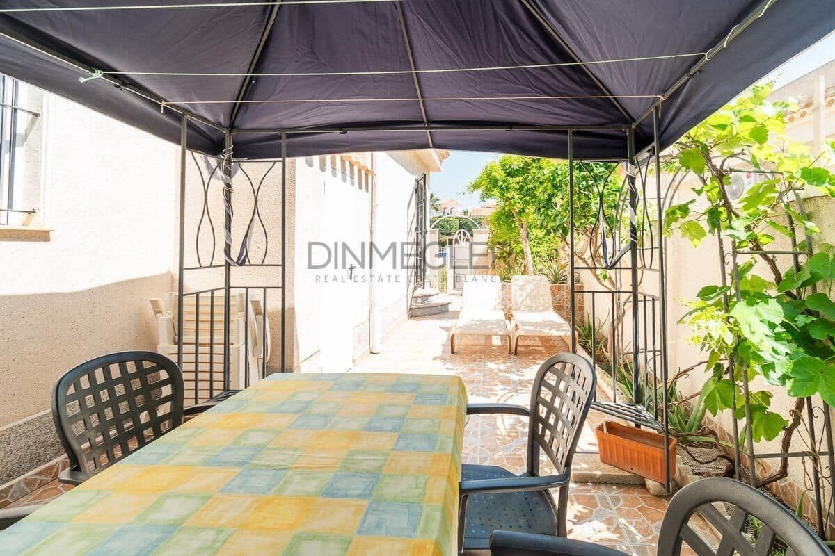 2 chambre Villa/Maison à vendre à Playa Flamenca avec piscine - 264 000 € (Ref: 9843354)