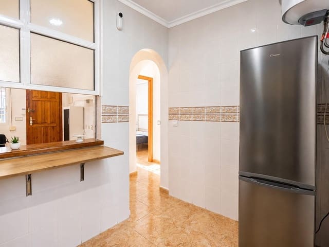2 soveværelse Lejlighed til leje i Torrevieja med swimmingpool garage - € 850 (Ref: 9876364)