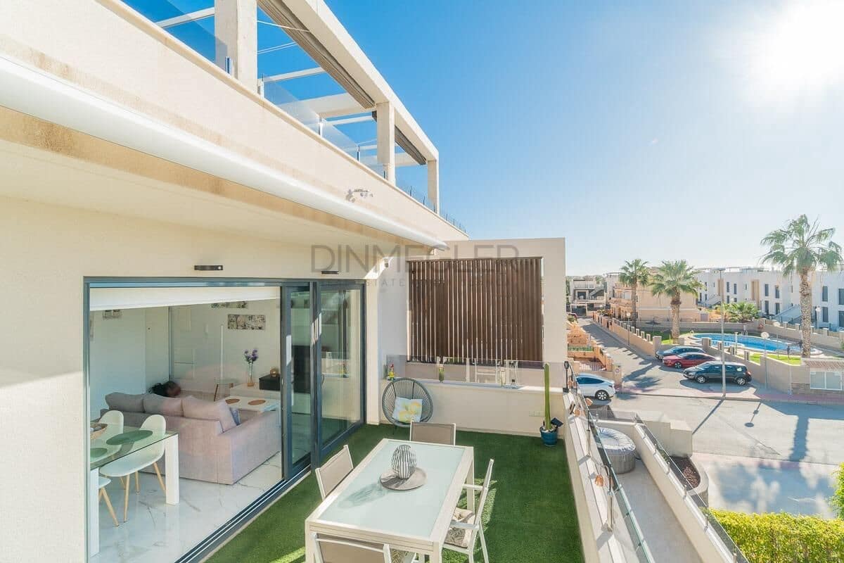 2 bedroom Terraced Villa for sale in Villamartin with pool garage - € 255,000 (Ref: 9915773)
