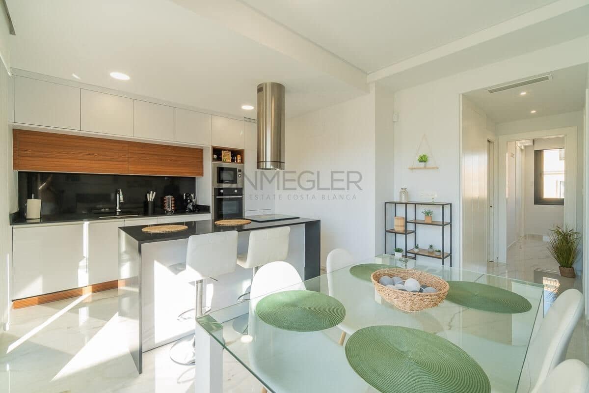2 bedroom Terraced Villa for sale in Villamartin with pool garage - € 255,000 (Ref: 9915773)