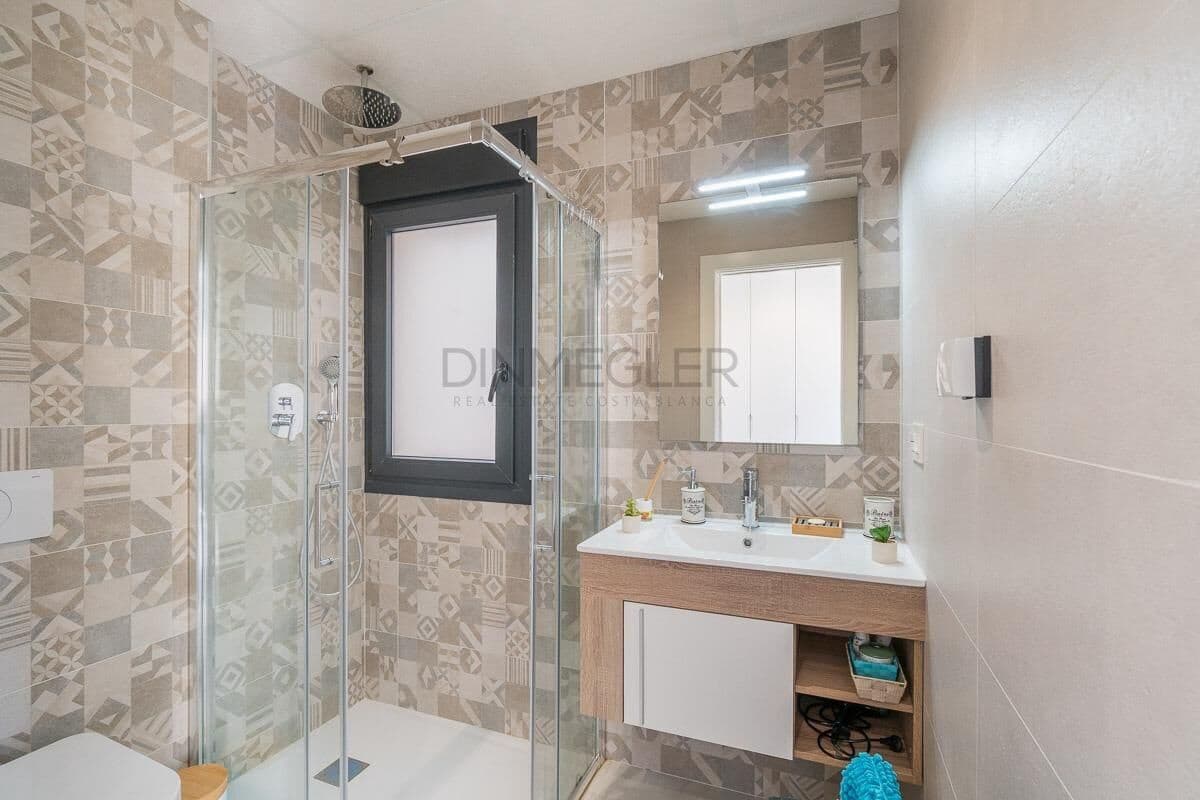 2 bedroom Terraced Villa for sale in Villamartin with pool garage - € 255,000 (Ref: 9915773)