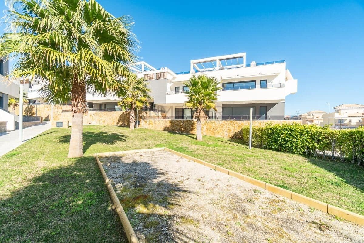 2 bedroom Terraced Villa for sale in Villamartin with pool garage - € 255,000 (Ref: 9915773)