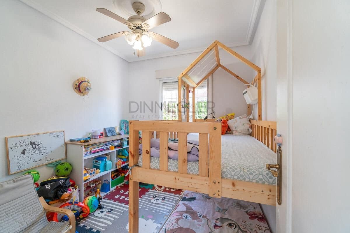 3 quarto Moradia Geminada para venda em Orihuela Costa com piscina - 209 000 € (Ref: 9915774)