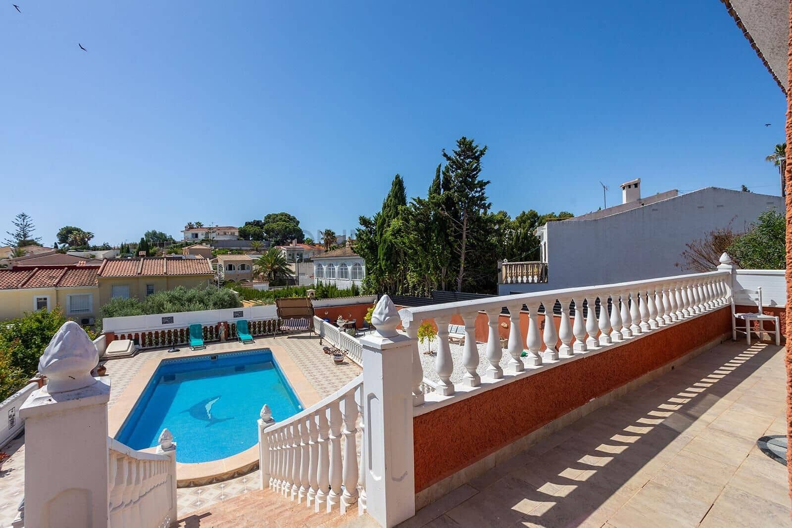 Chalet de 4 habitaciones en Torrevieja en venta con piscina - 499.000 € (Ref: 9929348)