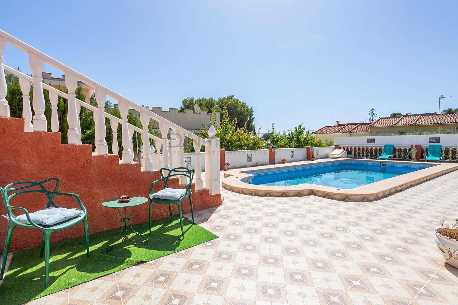 Chalet de 4 habitaciones en Torrevieja en venta con piscina - 499.000 € (Ref: 9929348)