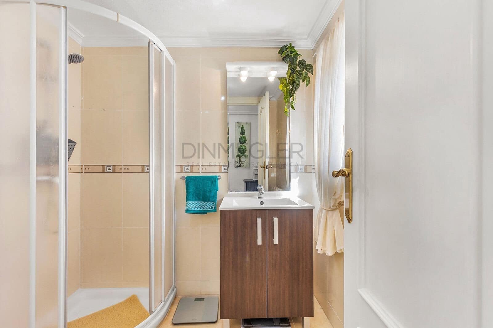 Chalet de 4 habitaciones en Torrevieja en venta con piscina - 499.000 € (Ref: 9929348)