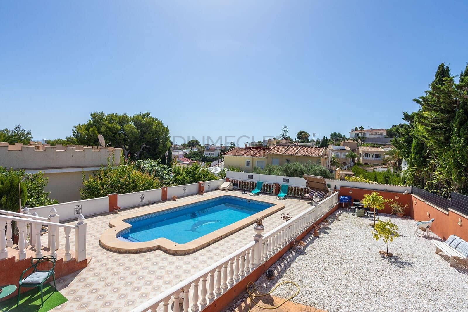 Chalet de 4 habitaciones en Torrevieja en venta con piscina - 499.000 € (Ref: 9929348)