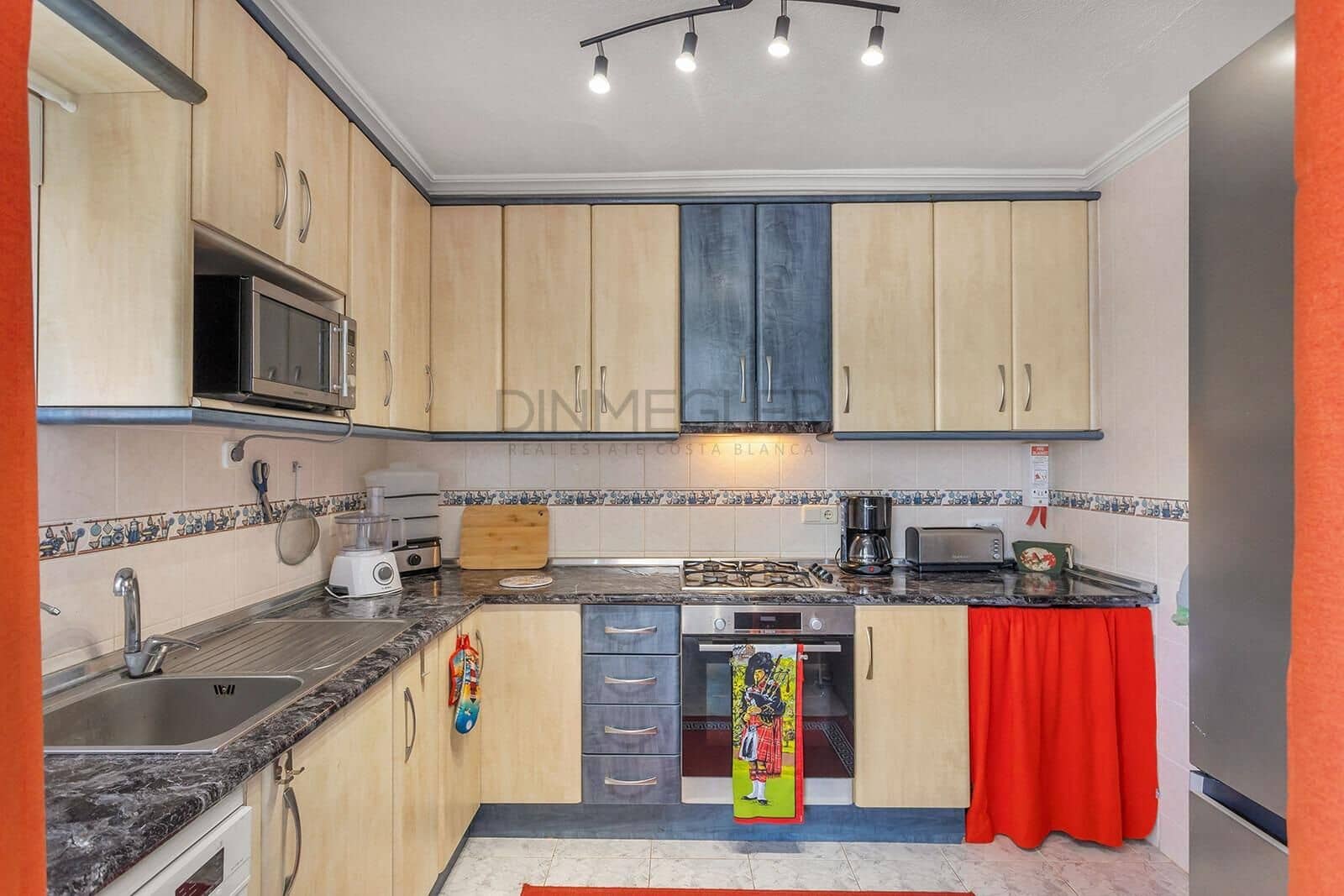 Chalet de 4 habitaciones en Torrevieja en venta con piscina - 499.000 € (Ref: 9929348)