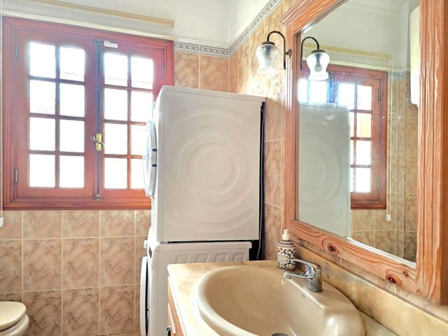 4 bedroom Townhouse for sale in Tegueste with garage - € 520,000 (Ref: 10041588)