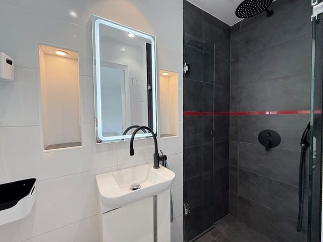 4 sovrum Villa till salu i Tacoronte med garage - 689 000 € (Ref: 10182060)