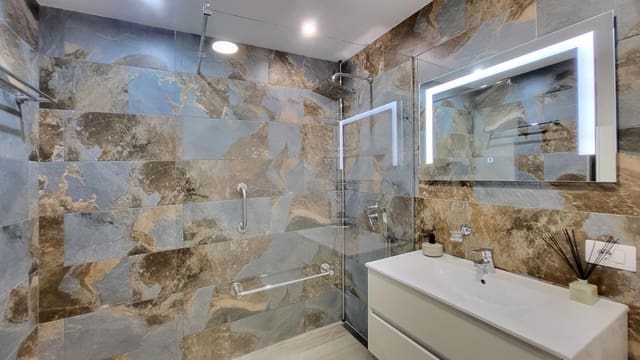2 soveværelse Lejlighed til salg i Puerto de la Cruz med swimmingpool garage - € 449.000 (Ref: 10182086)