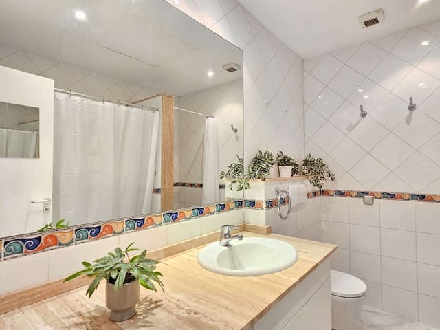 1 slaapkamer Appartement te koop in Los Realejos met zwembad garage - € 220.000 (Ref: 9294706)